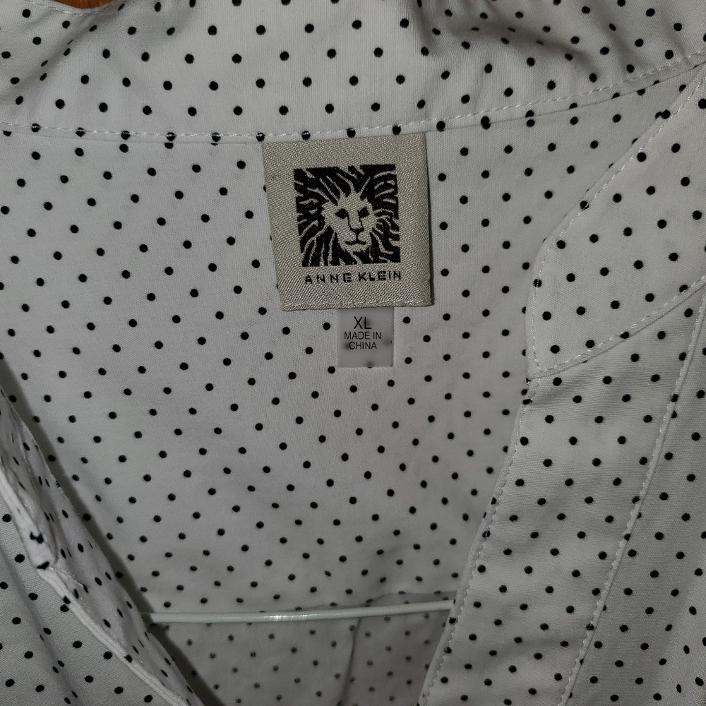 3/4 button down blouse - Picture 2 of 2